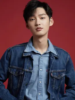 蒋帆（付伟伦饰演）