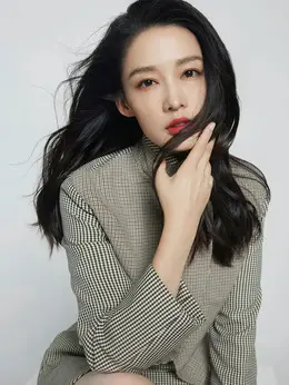 刘雪梅（李沁饰演）
