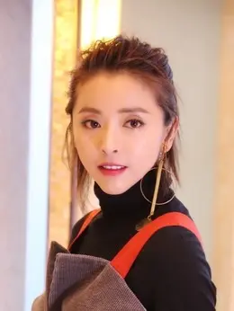 屠春艳（黄小蕾饰演）